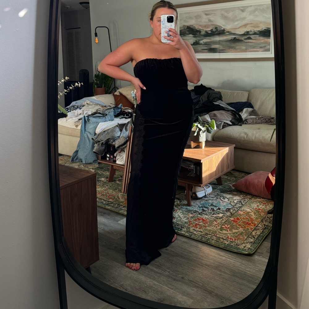 Lulus black, velvet dress with lace detailing. New with tags